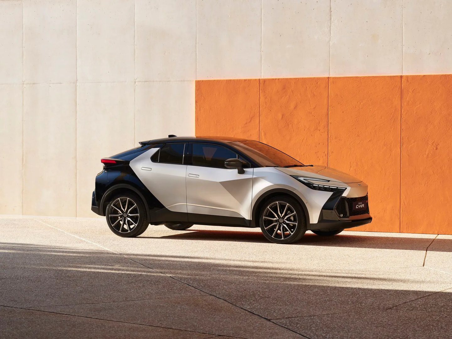 Toyota_C-HR_2_generation__SUV_5-doors__9.jpg