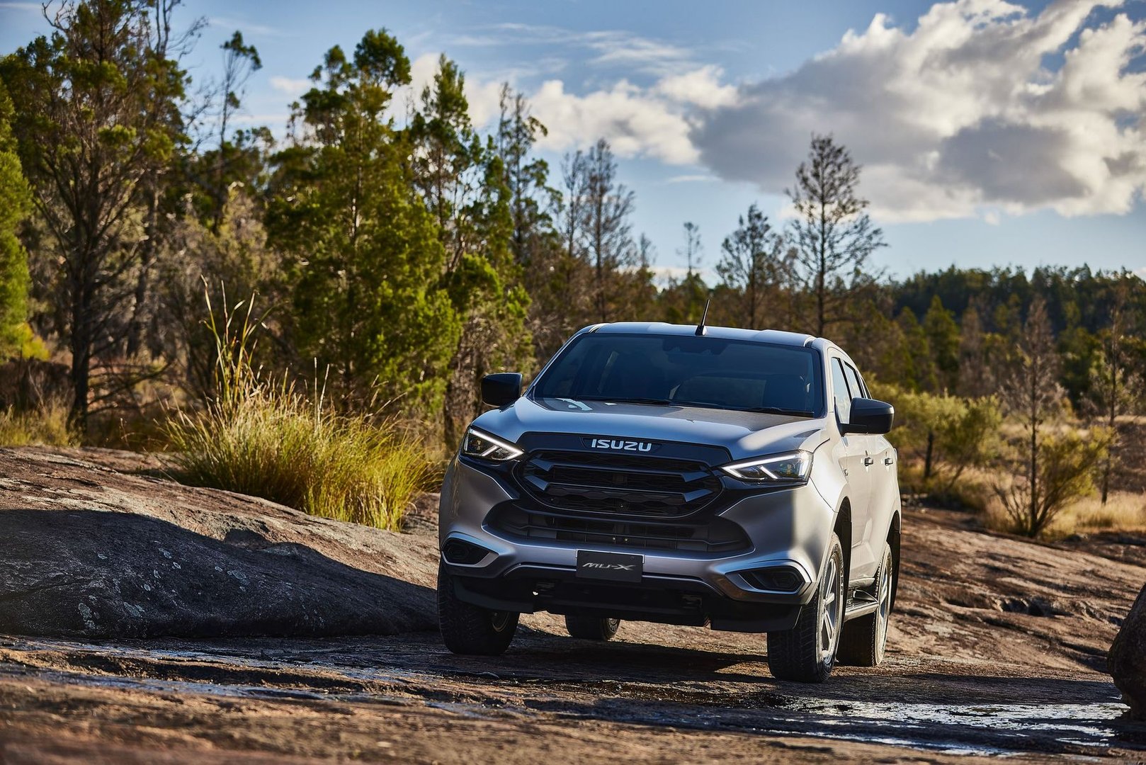 isuzu_MU-X_2_generation__SUV_5-doors__27.jpg