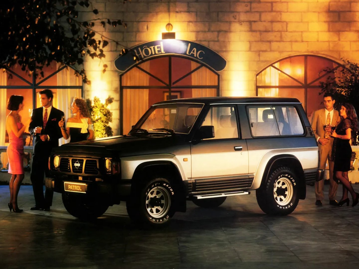 Nissan_Patrol_4_generation__SUV_3-doors__8.jpg