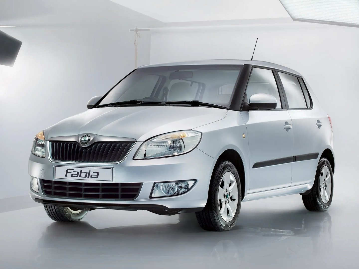 Skoda_Fabia_2_generation_restyling__Hatchback_5-door__2.jpg
