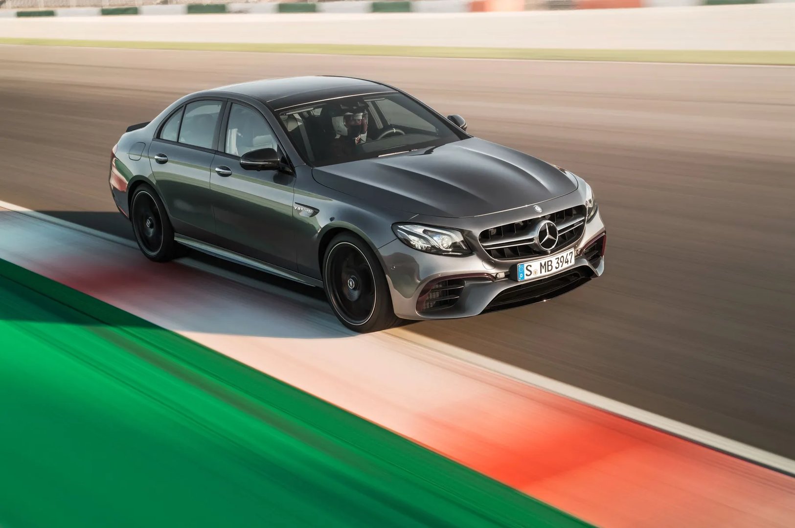 Mercedes_E-Class_AMG_5_generation__Sedan__8.jpg