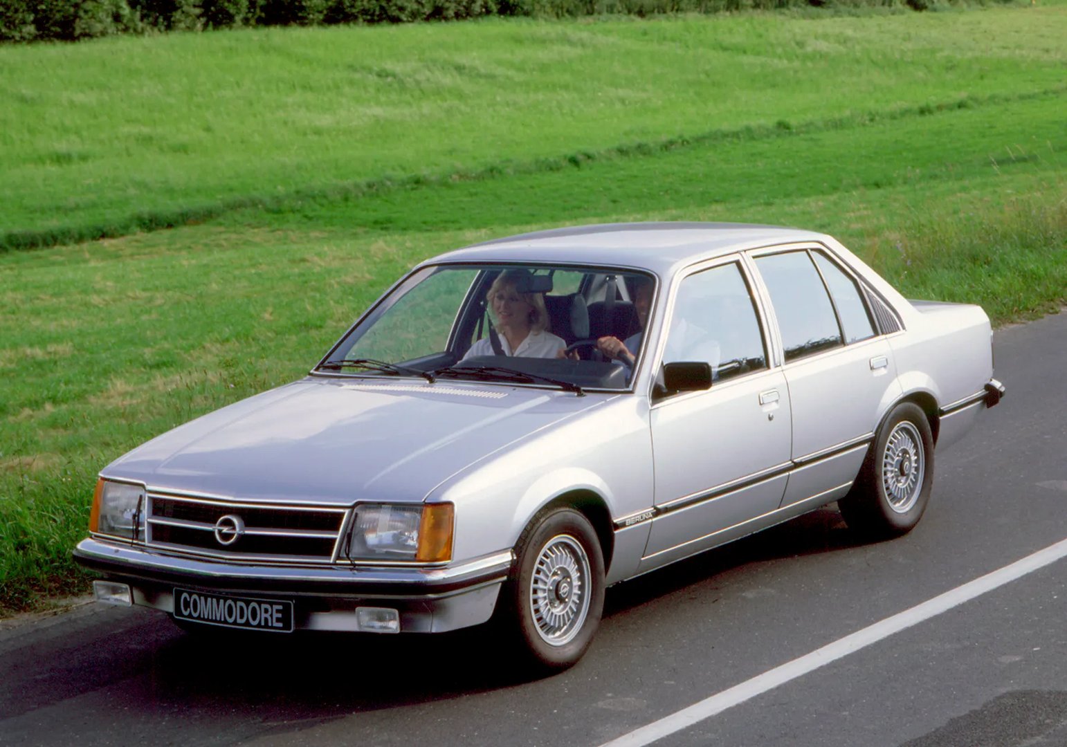 Opel_Commodore_3_generation__Sedan__1.jpg