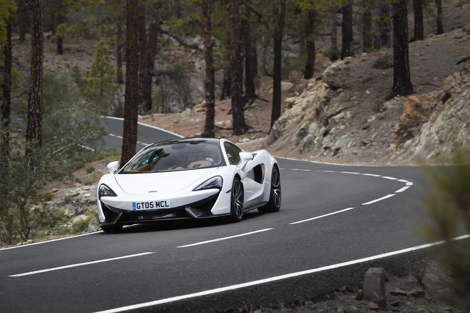 McLaren_570GT_1_generation__Coupe__7.jpg