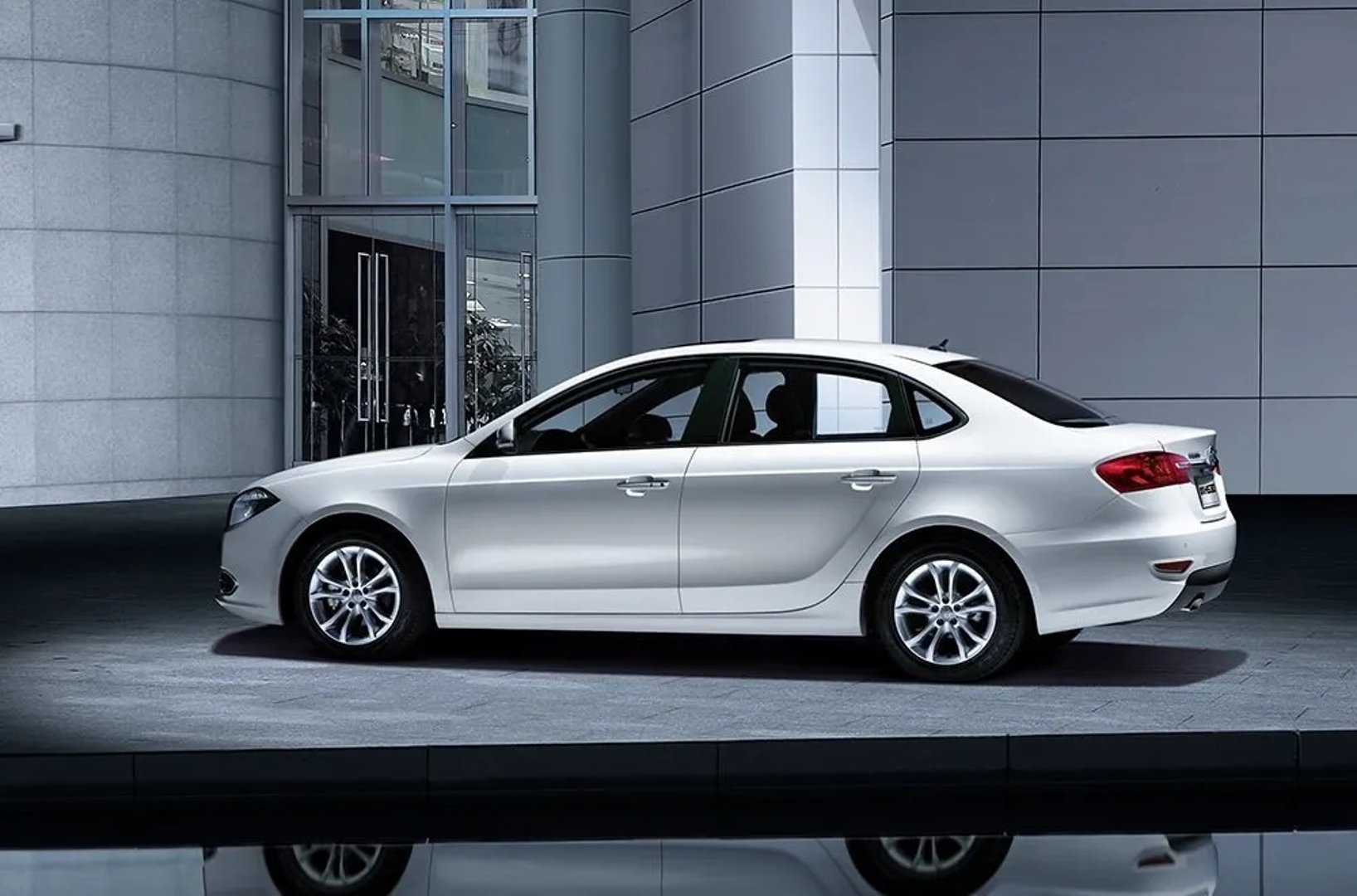 Brilliance_H530_1_generation_restyling__Sedan__1.jpg