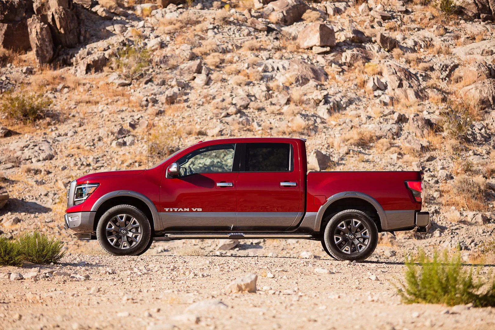 Nissan_Titan_2_generation_restyling__Pickup_double-cab__1.jpg