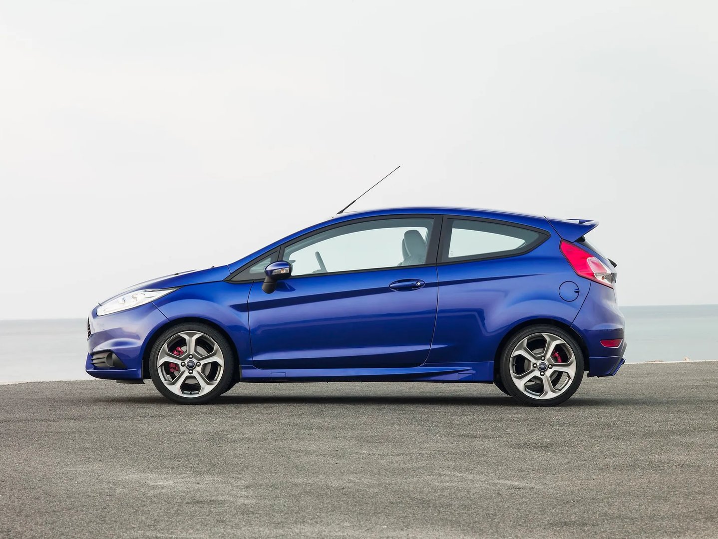 Ford_Fiesta_ST_6_generation__Mini_3-doors__13.jpg