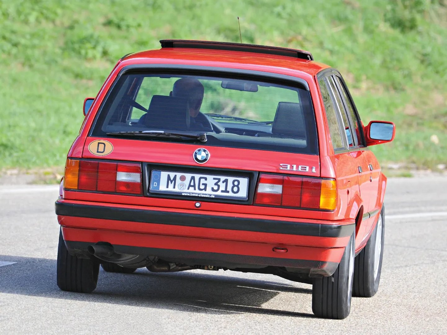 BMW_3_series_2_generation__Estate_5-door__9.jpg