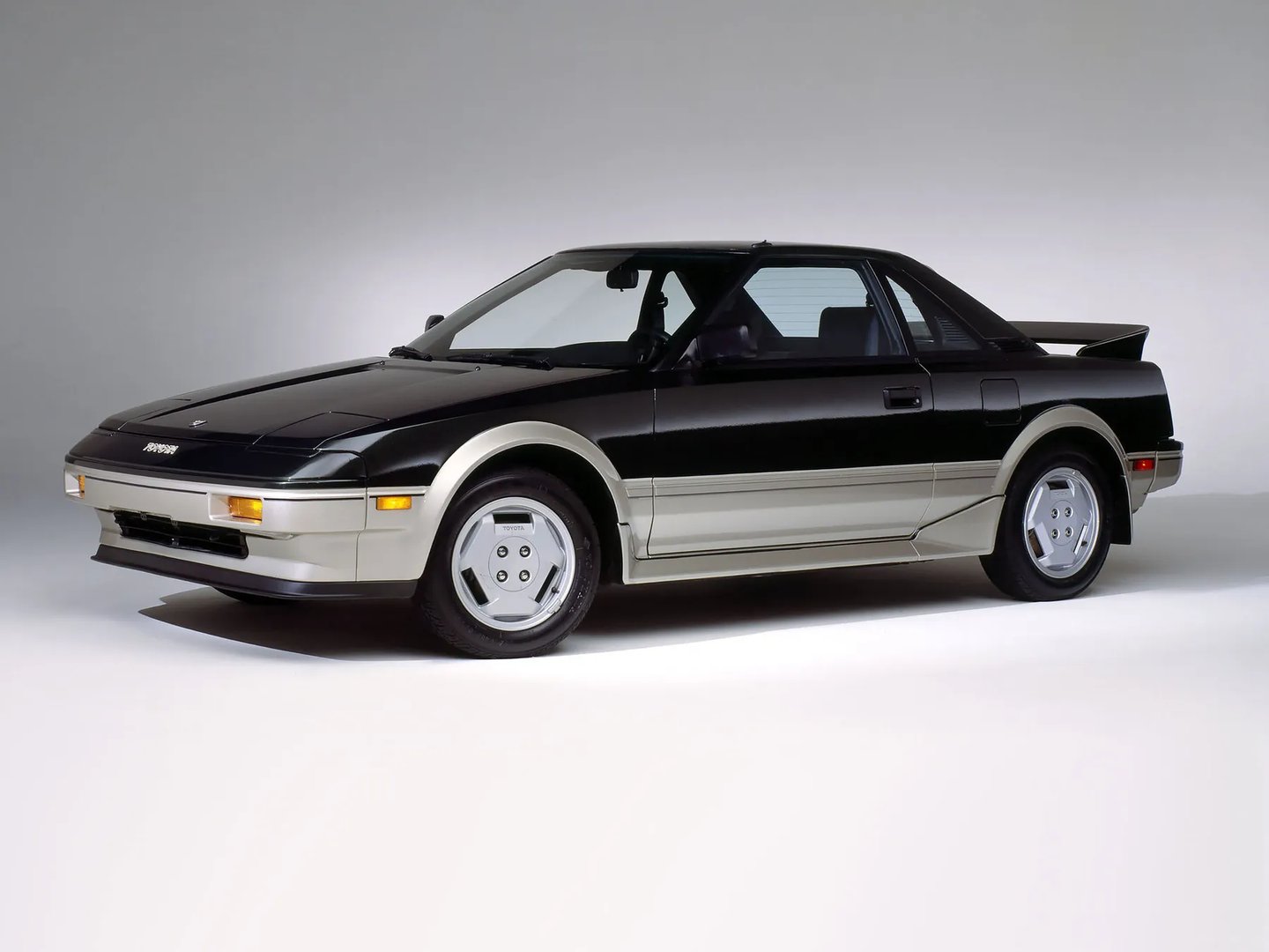 Toyota_MR2_1_generation__Coupe__9.jpg