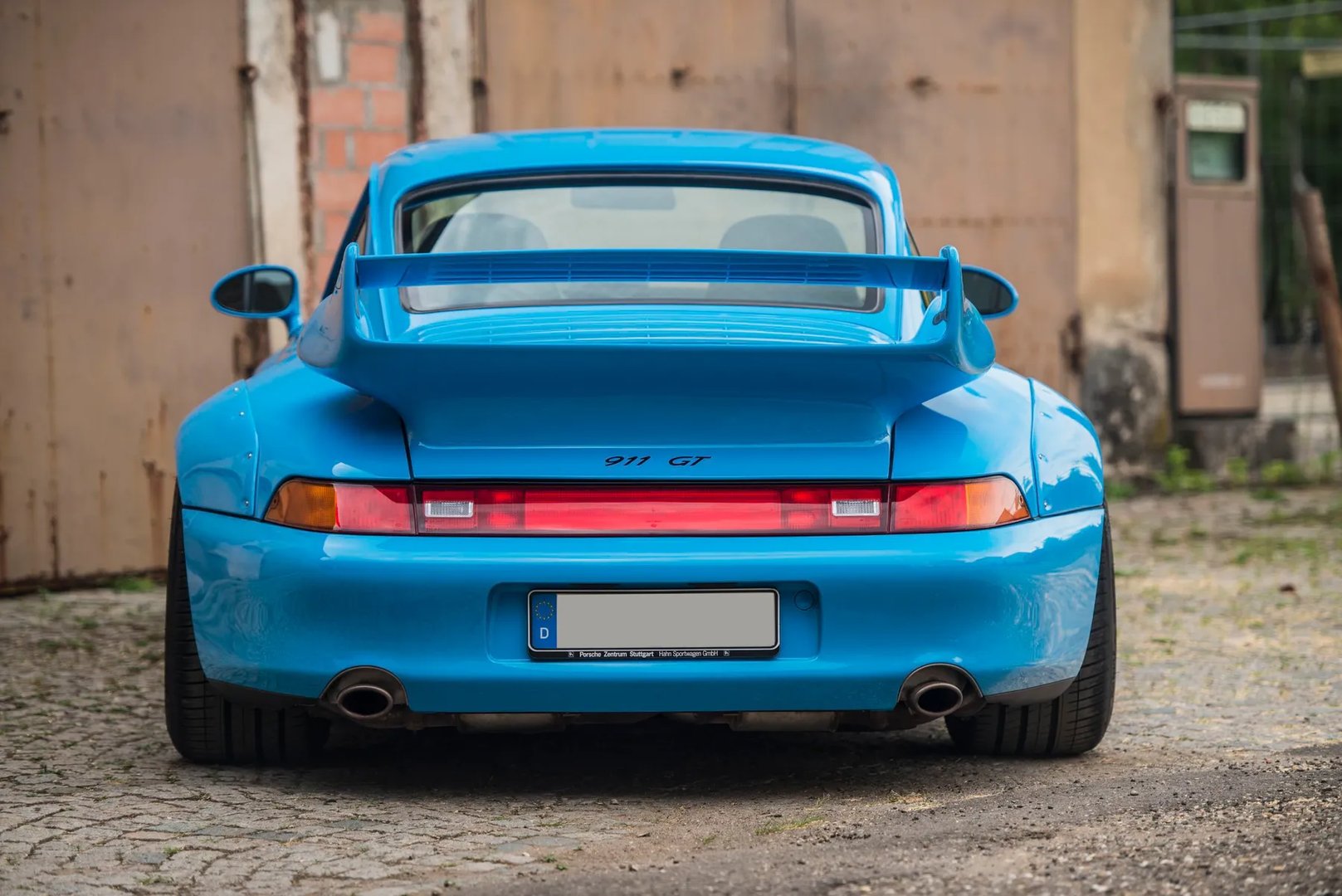 Porsche_911_GT2_1_generation__Coupe__3.jpg