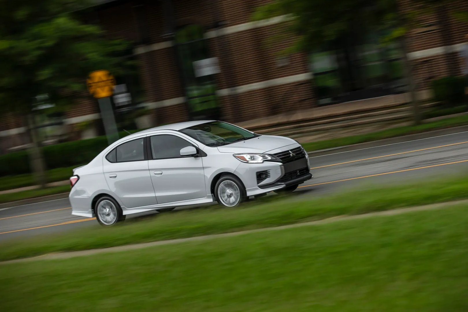 Mitsubishi_Mirage_6_generation_restyling_2__Sedan__2.jpg