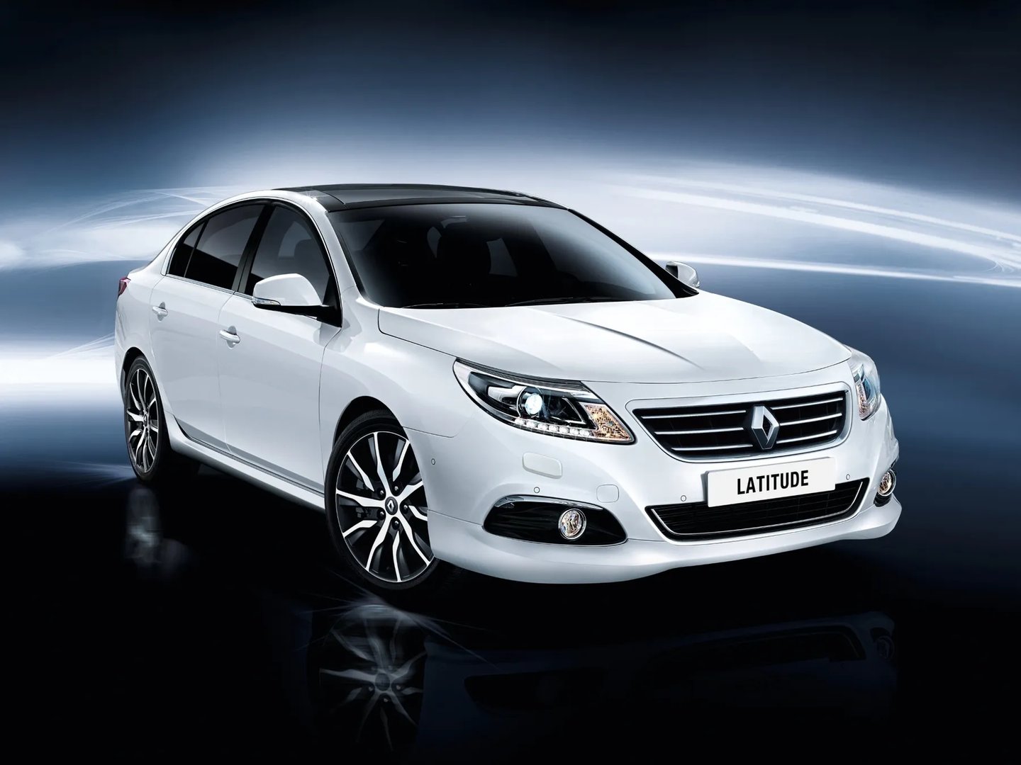 Renault_Latitude_1_generation_restyling__Sedan__3.jpg