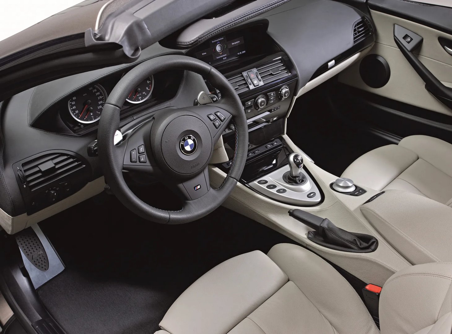 BMW_M6_2_generation__Cabrio__12.jpg