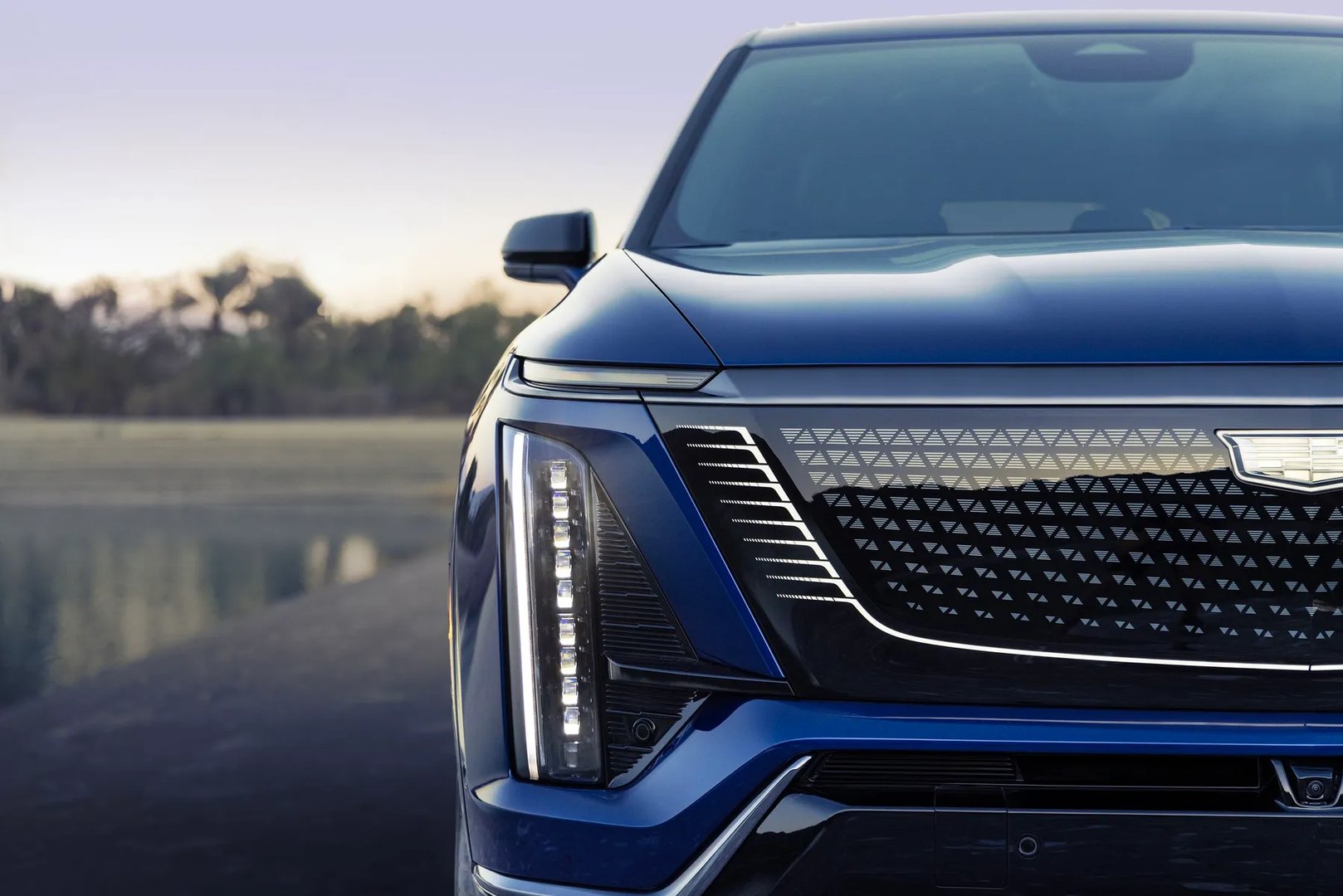 cadillac_Vistiq_1_generation__SUV_5-doors__2.jpg