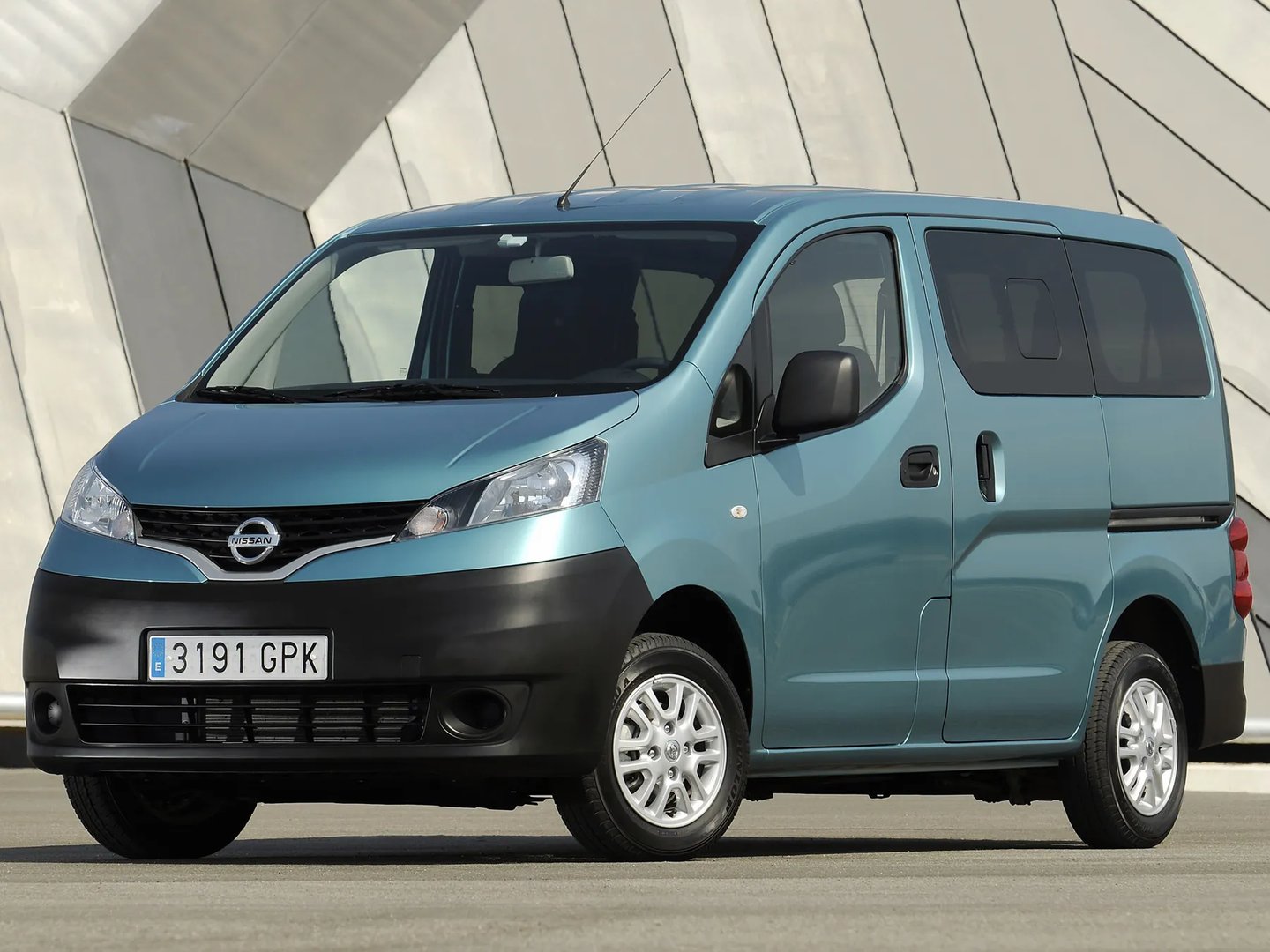 Nissan NV200 1 generation  Minivan