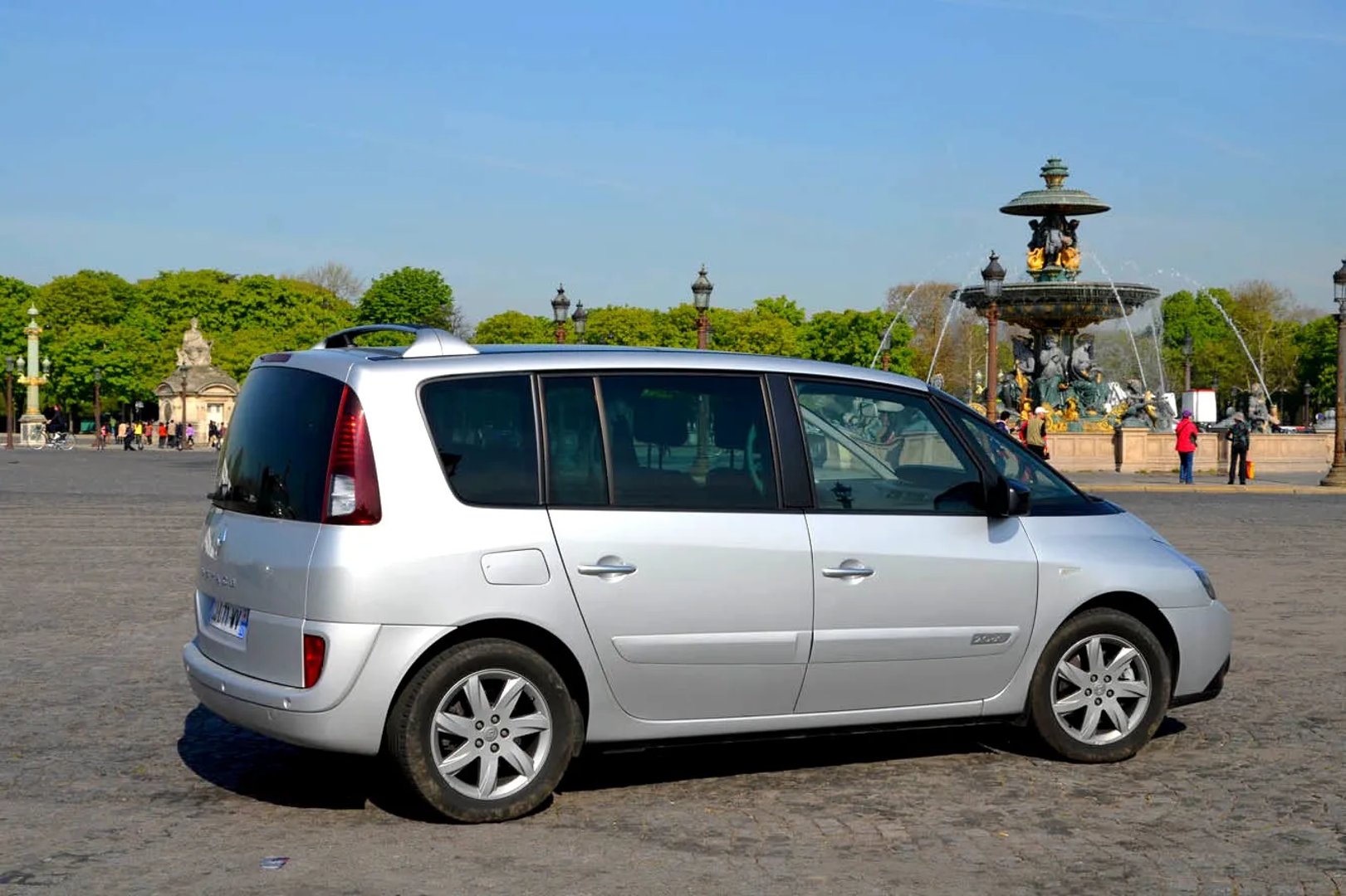 Renault_Espace_4_generation_restyling_2__Minivan__3.jpg