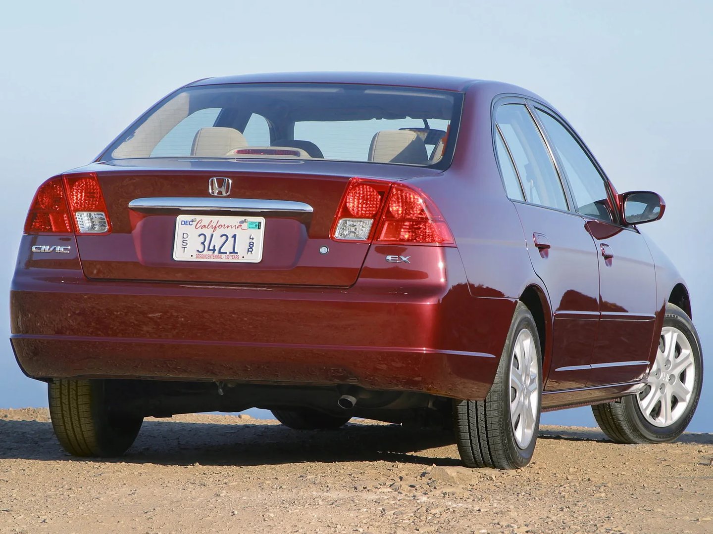Honda_Civic_(USA)_7_generation__Sedan__1.jpg