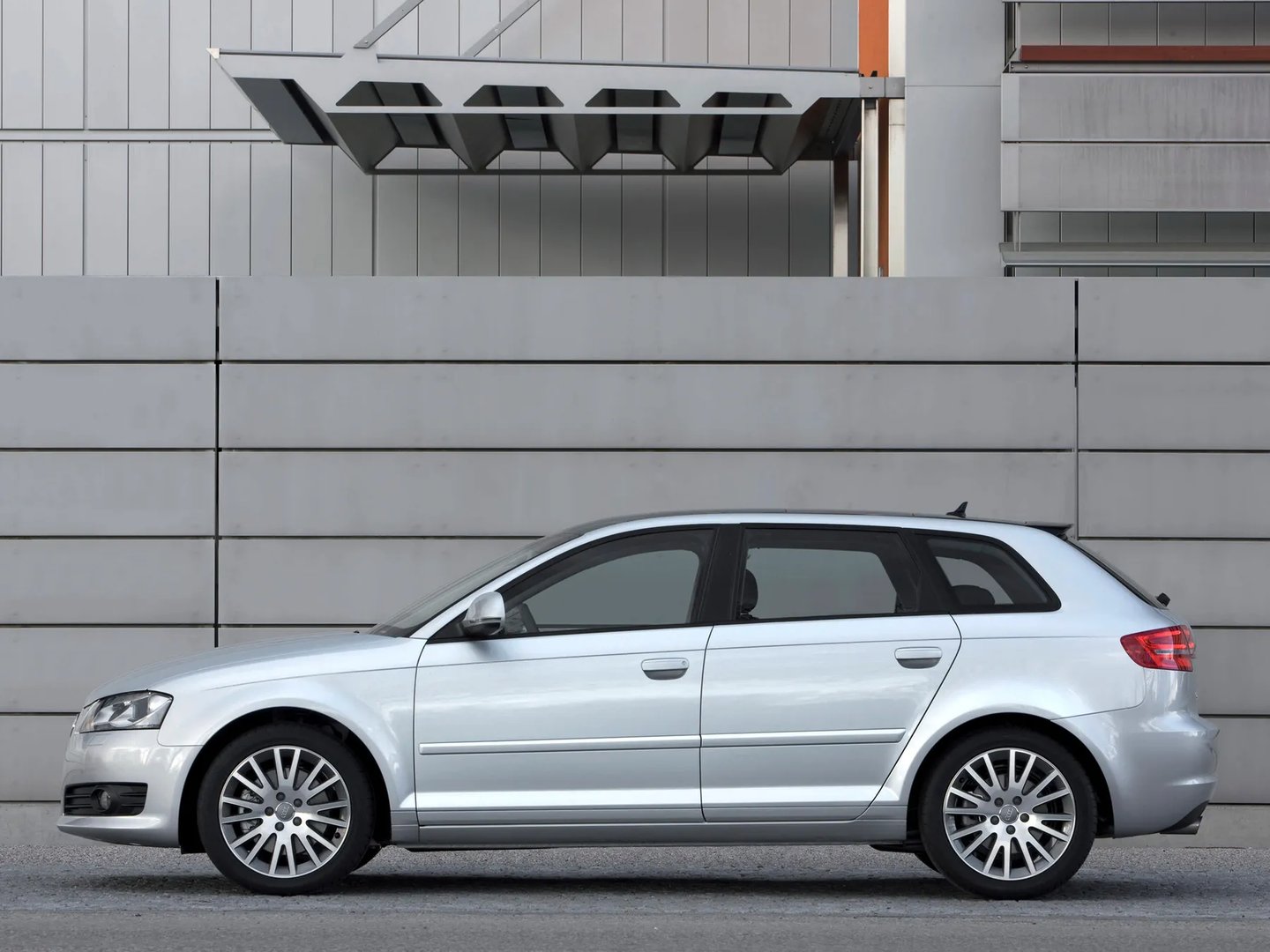 Audi_A3_2_generation_restyling_2__Hatchback_5-door__8.jpg