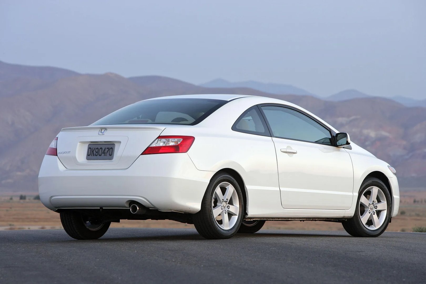 Honda_Civic_(USA)_8_generation__Coupe__3.jpg