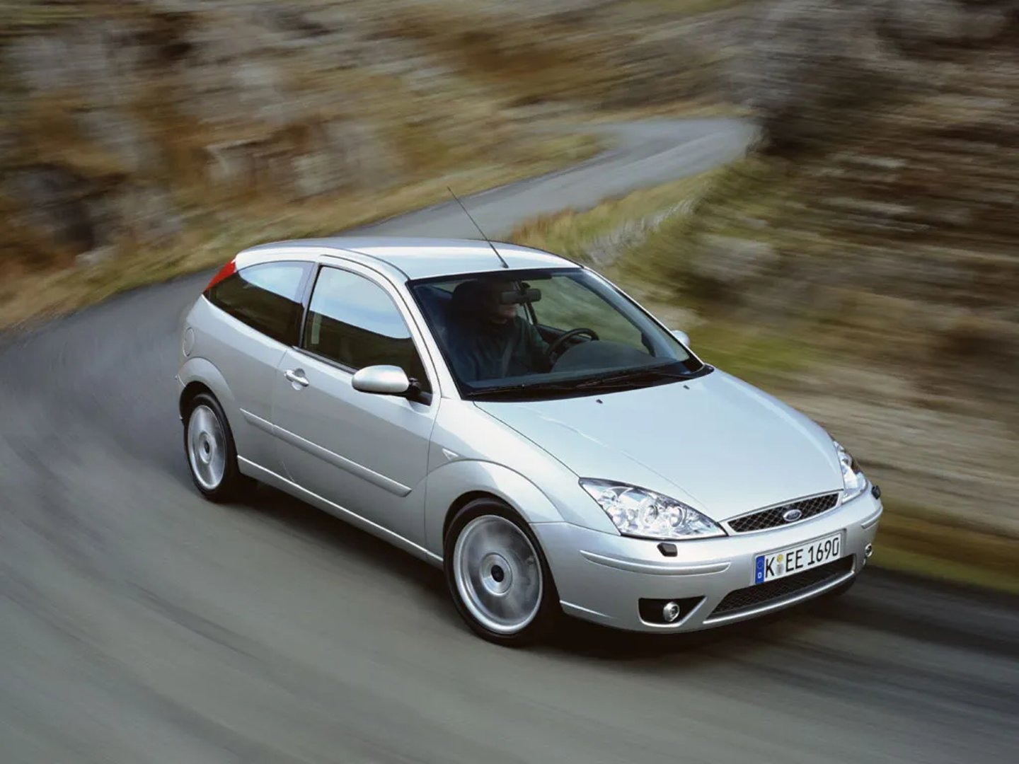 Ford_Focus_ST_1_generation__Hatchback_3-door__5.jpg