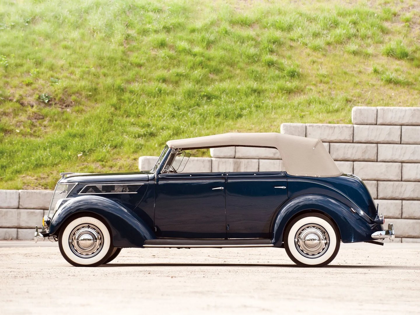Ford_V8_2_generation__Phaeton__2.jpg