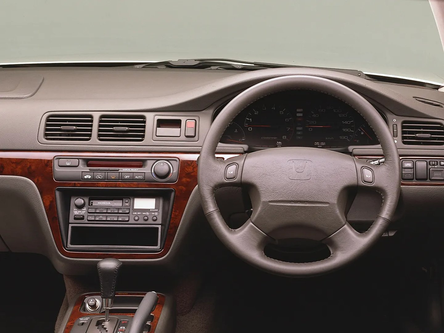 Honda_Inspire_2_generation__Sedan__8.jpg