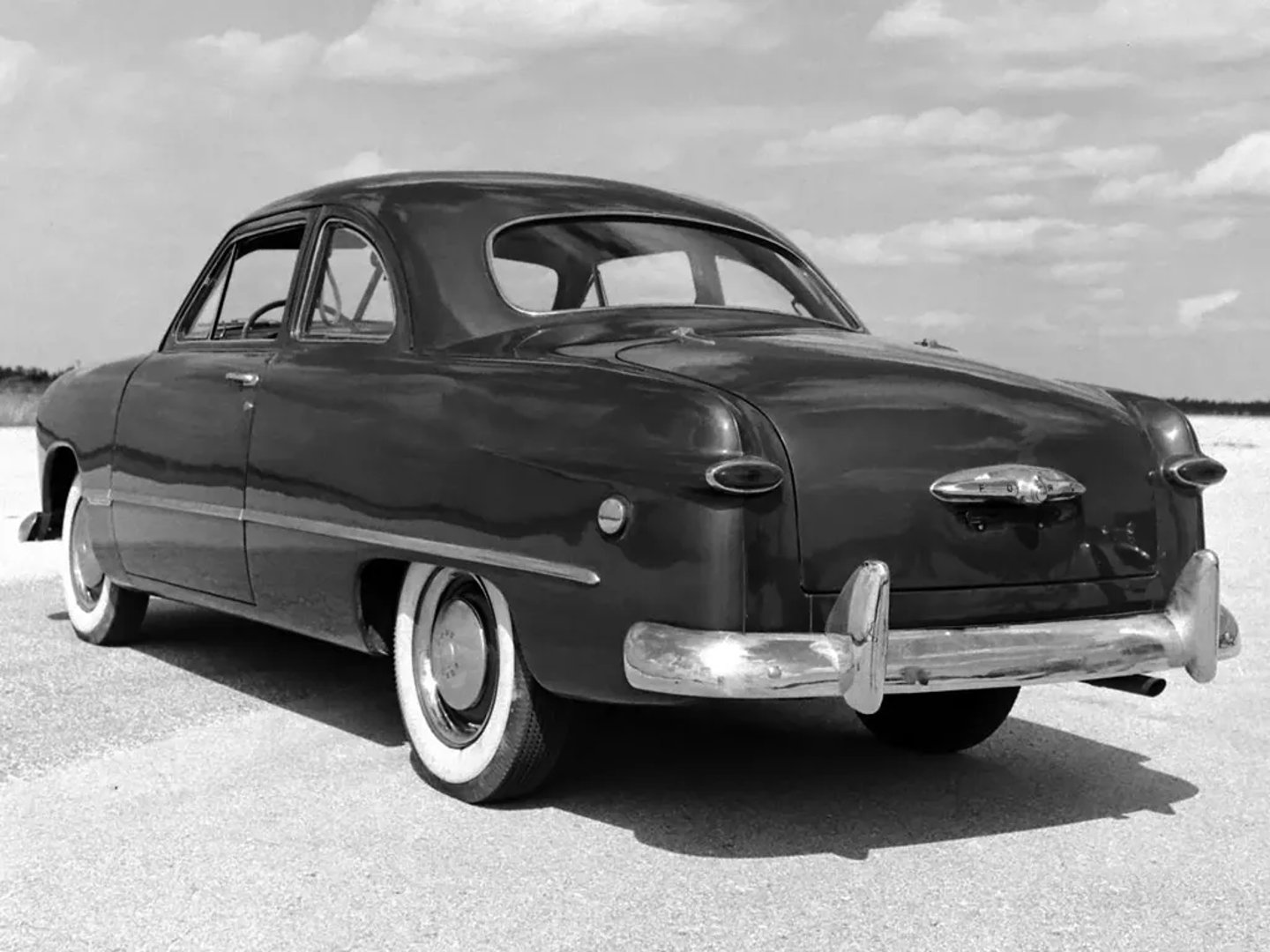 Ford_Custom_1_generation__Coupe__1.jpg