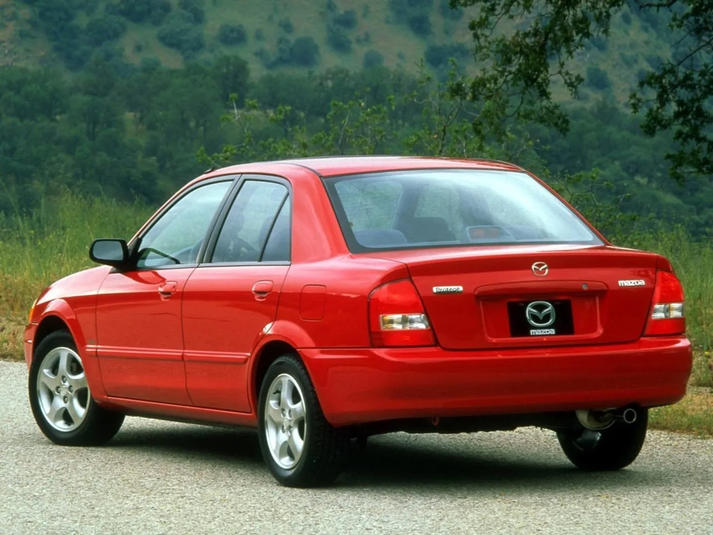 Mazda_Protege_2_generation__Sedan__1.jpg