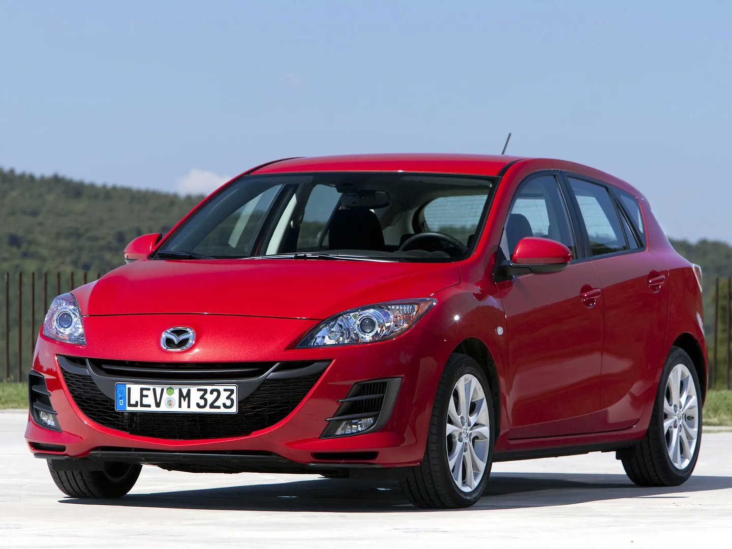 Mazda_3_2_generation__Hatchback_5-door__1.jpg