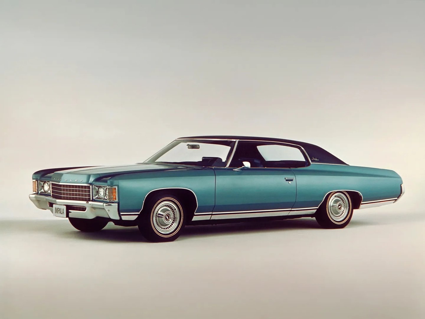 Chevrolet_Impala_5_generation__Coupe_Hardtop__2.jpg
