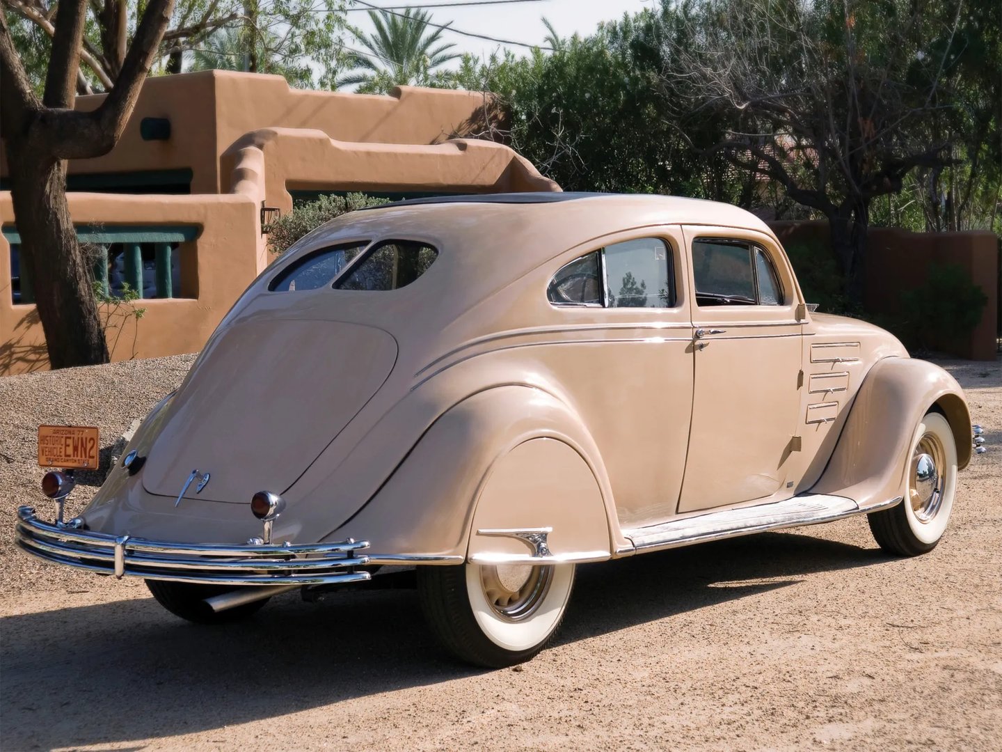Chrysler_Imperial_3_generation__Coupe__3.jpg