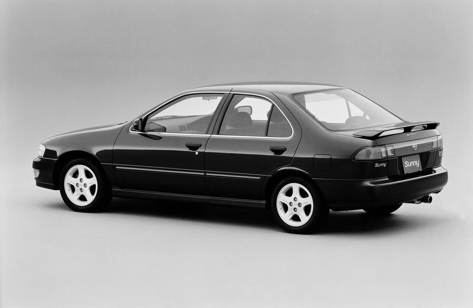 Nissan_Sunny_8_generation__Sedan__2.jpg