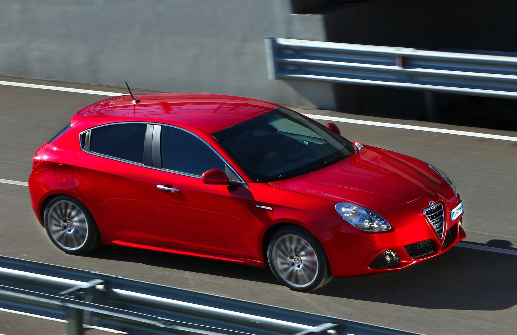 Alfa Romeo_Giulietta_3_generation__Hatchback_5-door__9.jpg