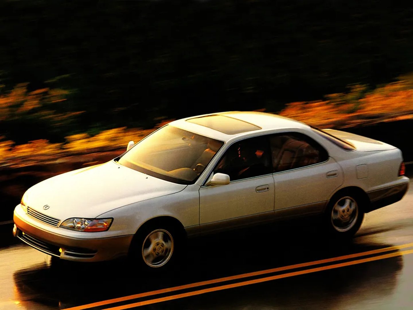 Lexus_ES_2_generation__Sedan__2.jpg