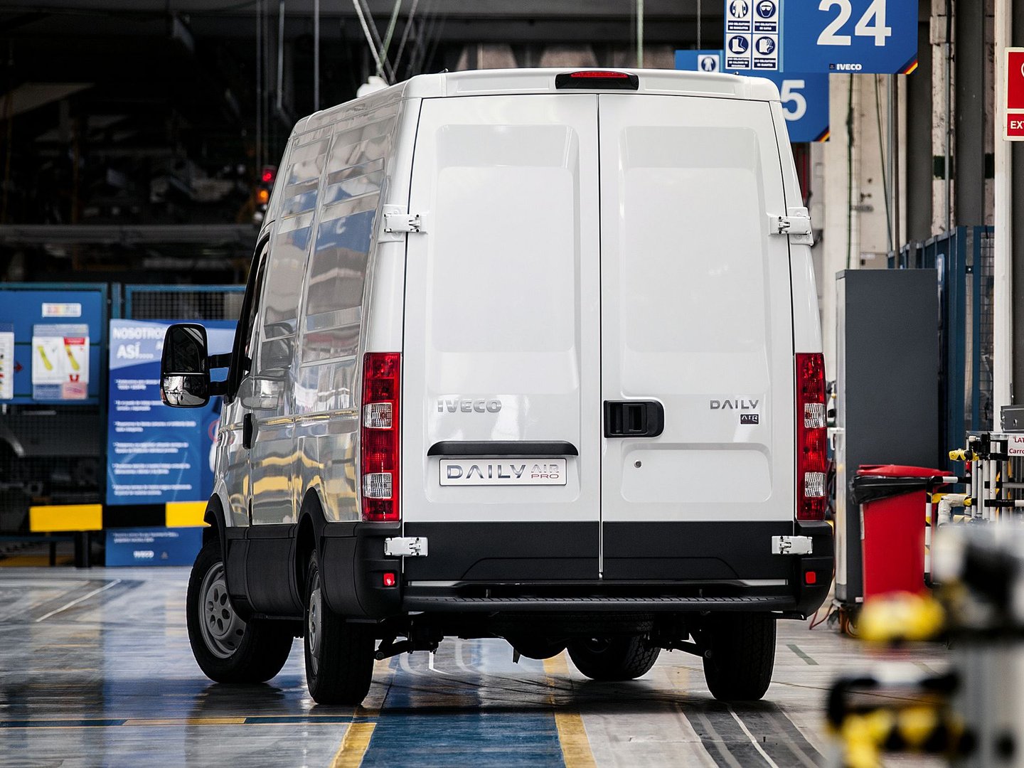 iveco_Daily_2_generation_restyling_2__Van_Long__2.jpg