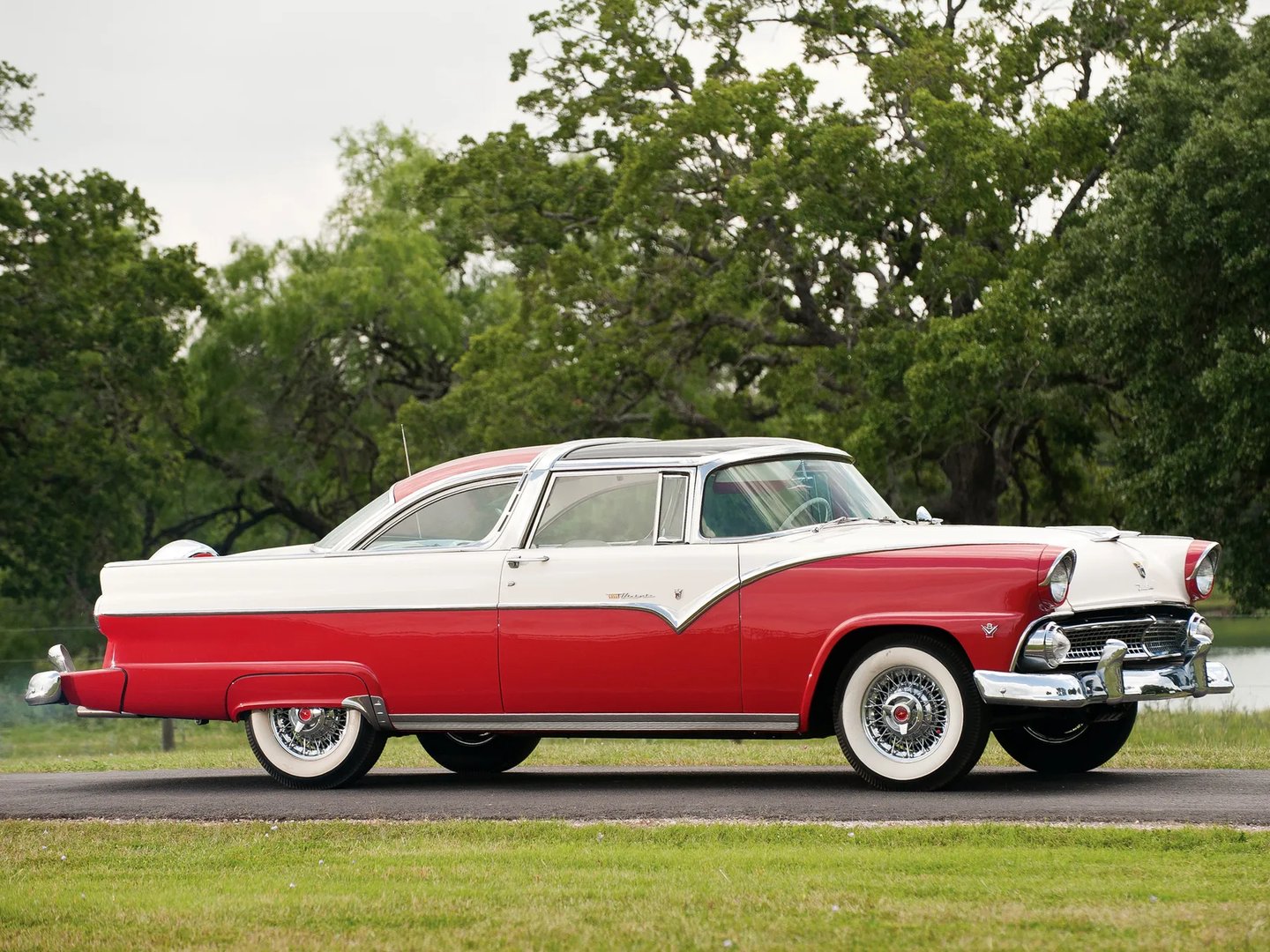 Ford_Fairlane_1_generation__Coupe__4.jpg