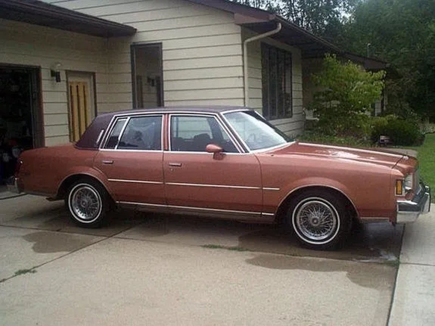Buick_Regal_2_generation__Sedan__1.jpg