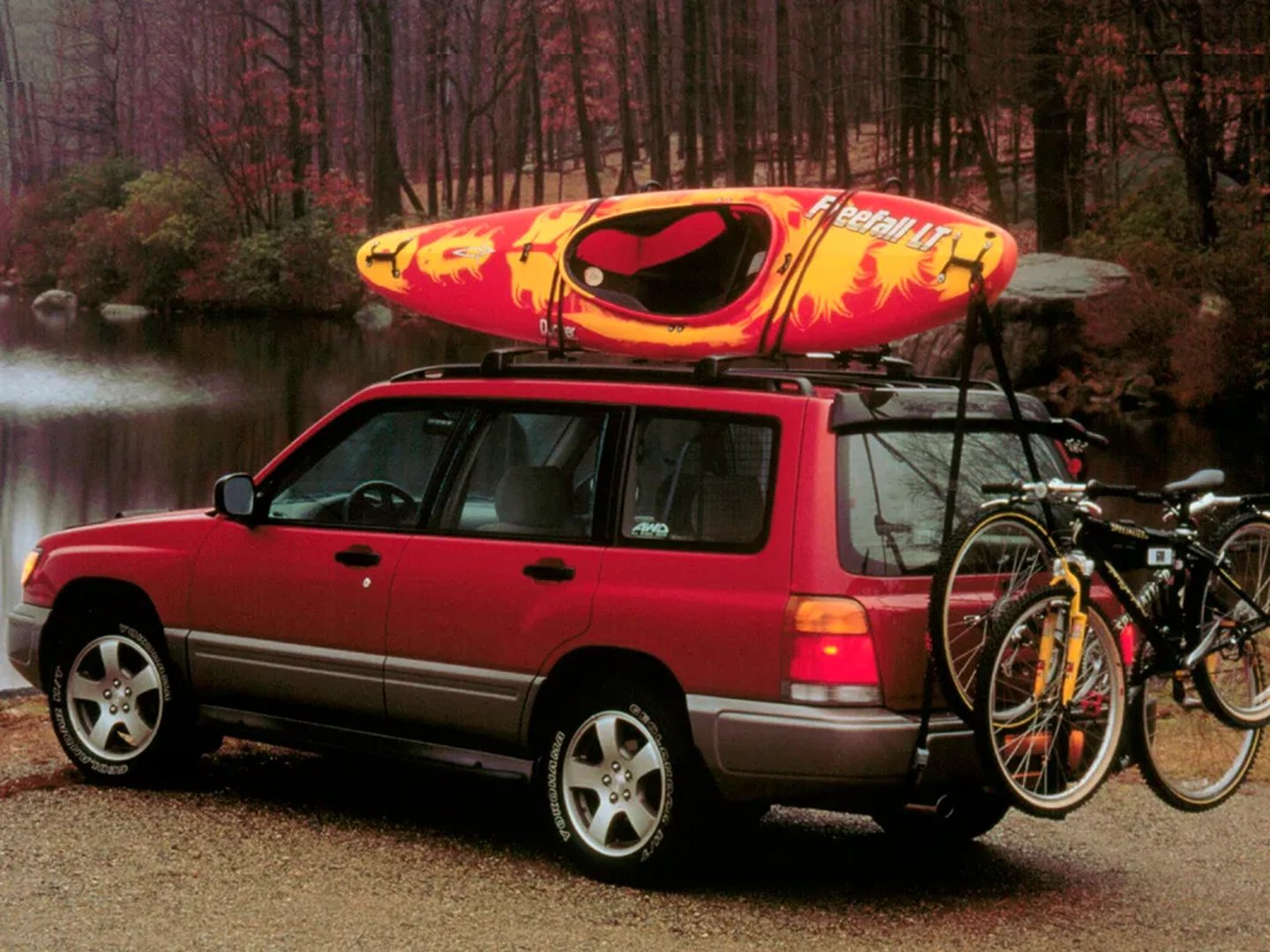 Subaru_Forester_1_generation__Estate_5-door__2.jpg