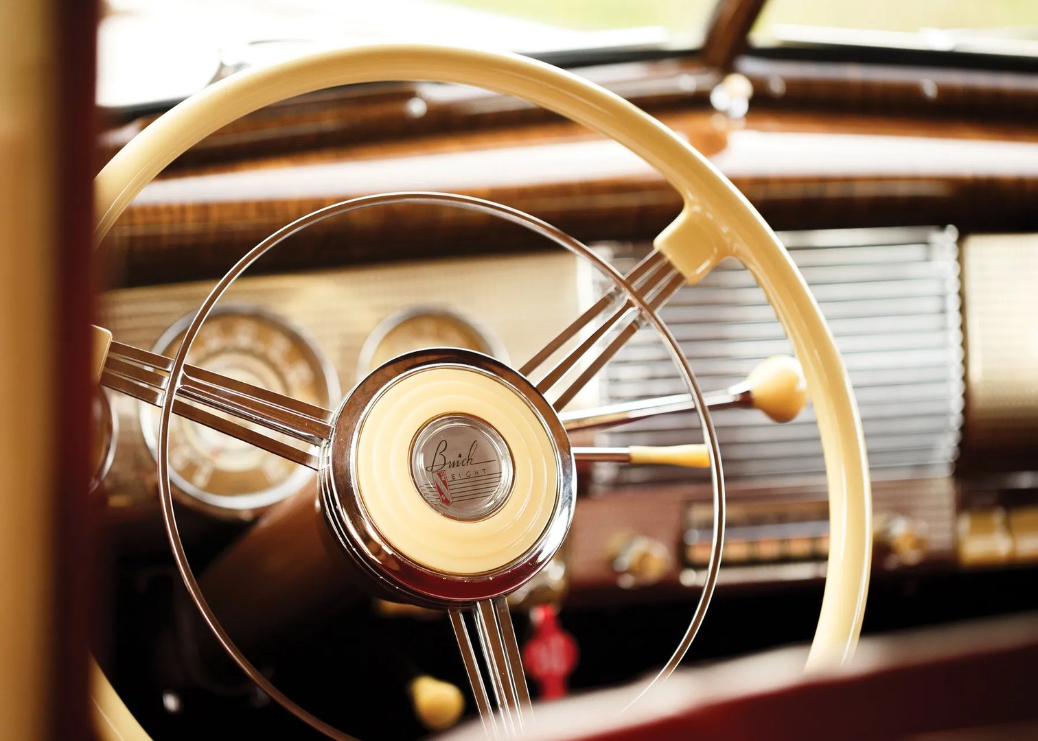 Buick_Super_1_generation__Estate_5-door__9.jpg