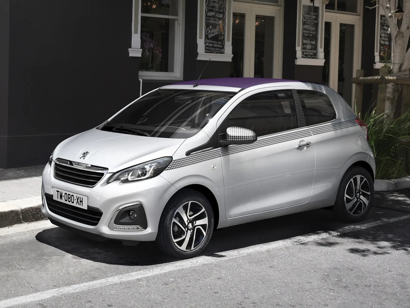 Peugeot_108_1_generation__Mini_3-doors__4.jpg
