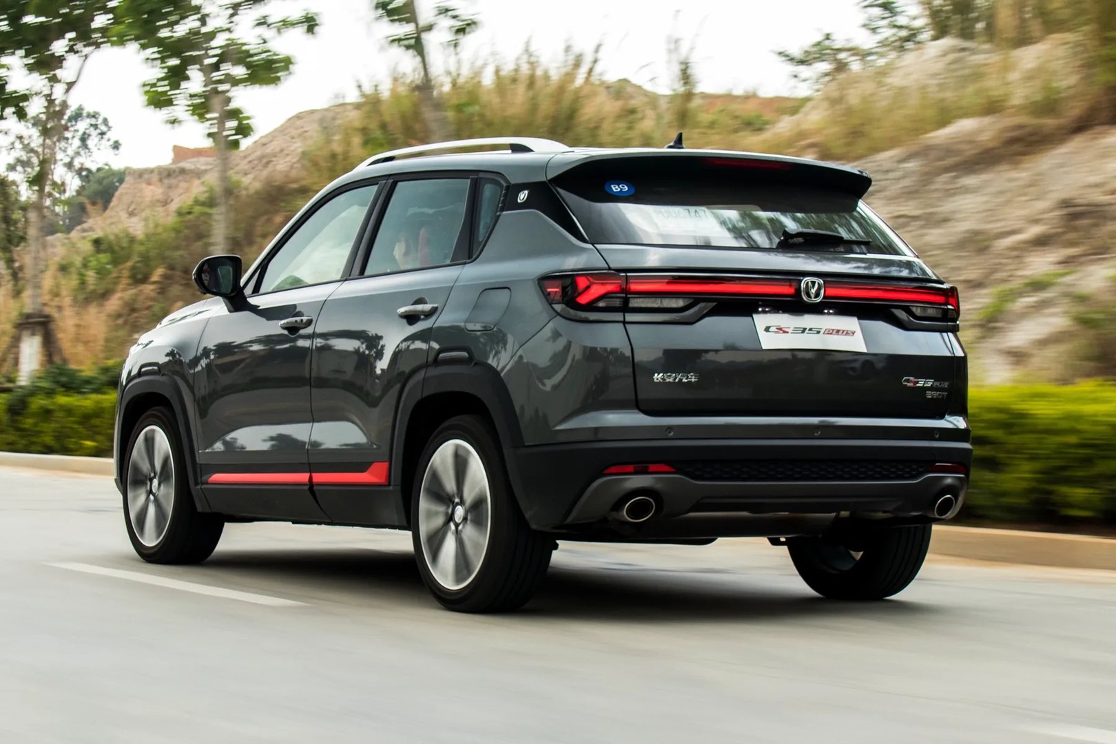 Changan_CS35_Plus_1_generation_restyling__SUV_5-doors__4.jpg