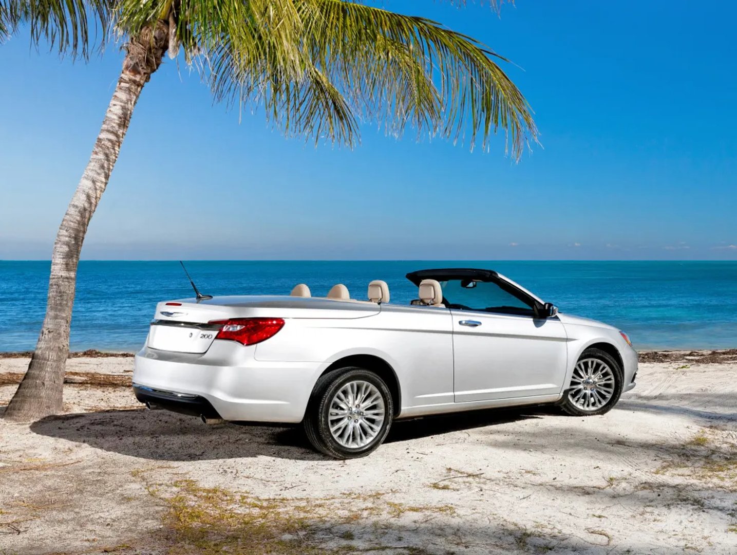 Chrysler_200_1_generation__Cabrio__2.jpg