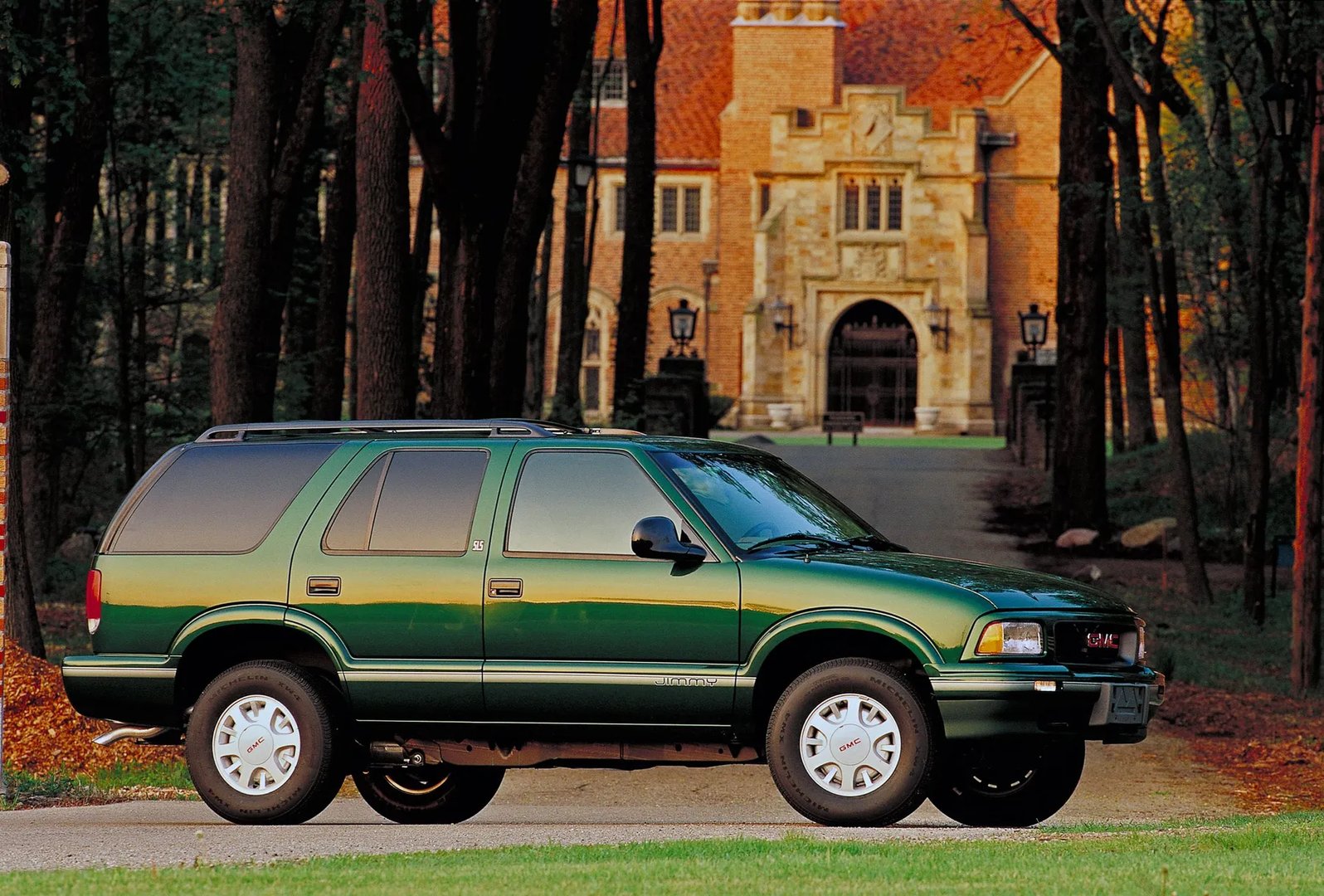 GMC_Jimmy_1_generation__SUV_5-doors__11.jpg