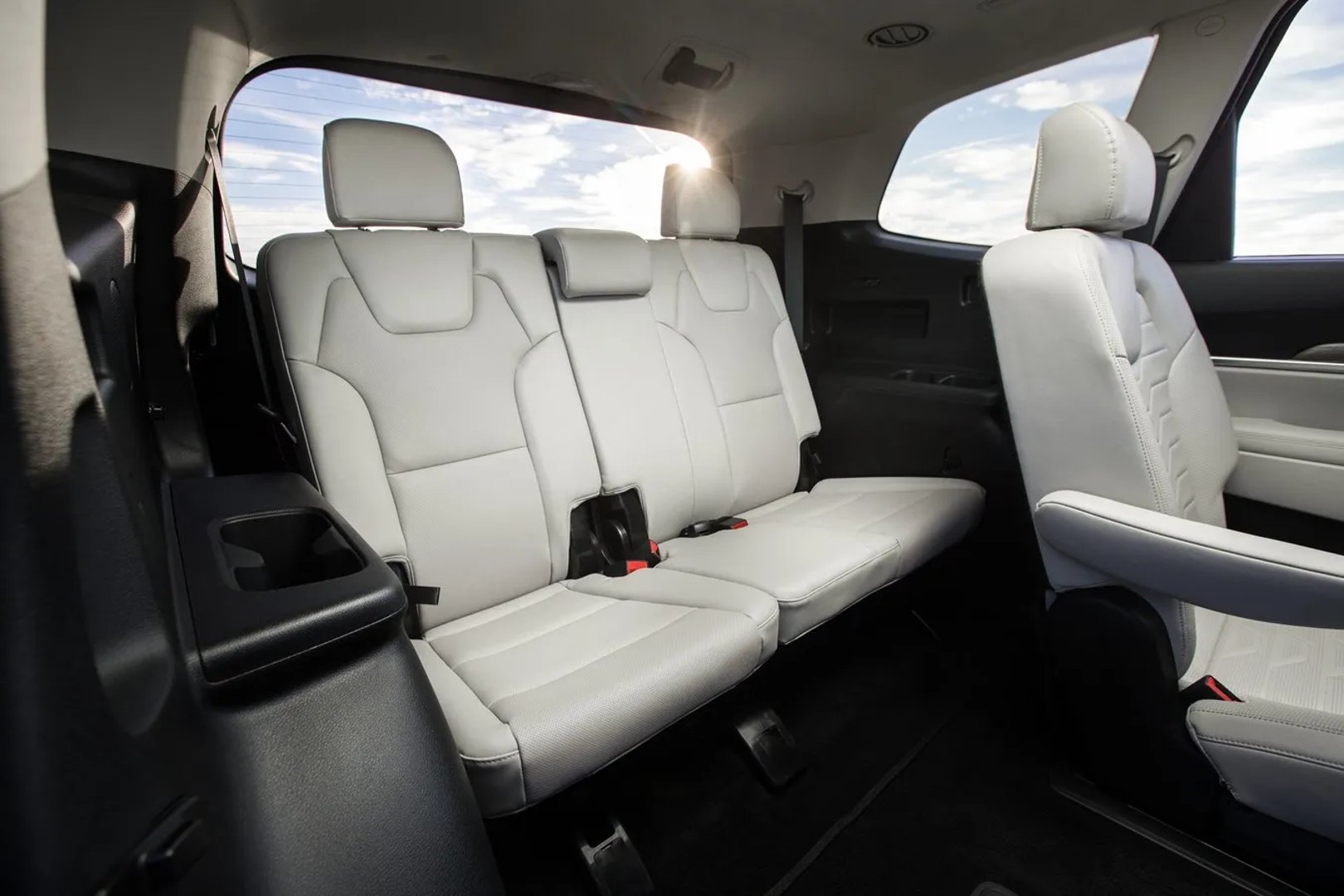 Kia_Telluride_1_generation__SUV_5-doors__12.jpg