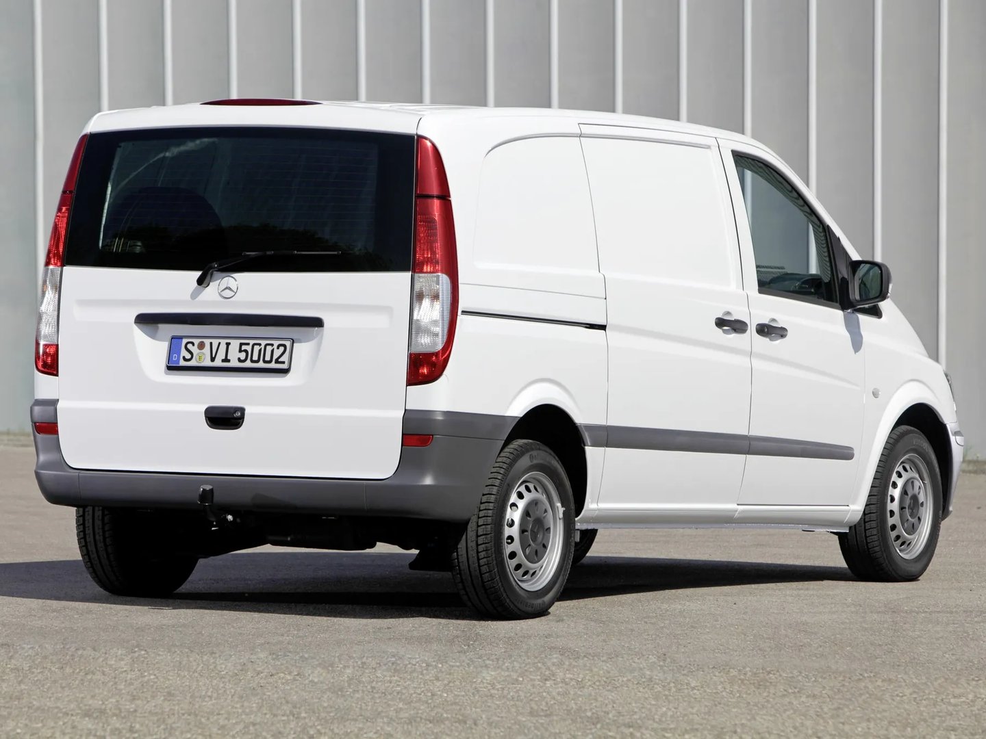 Mercedes_Vito_2_generation_restyling__Van__1.jpg