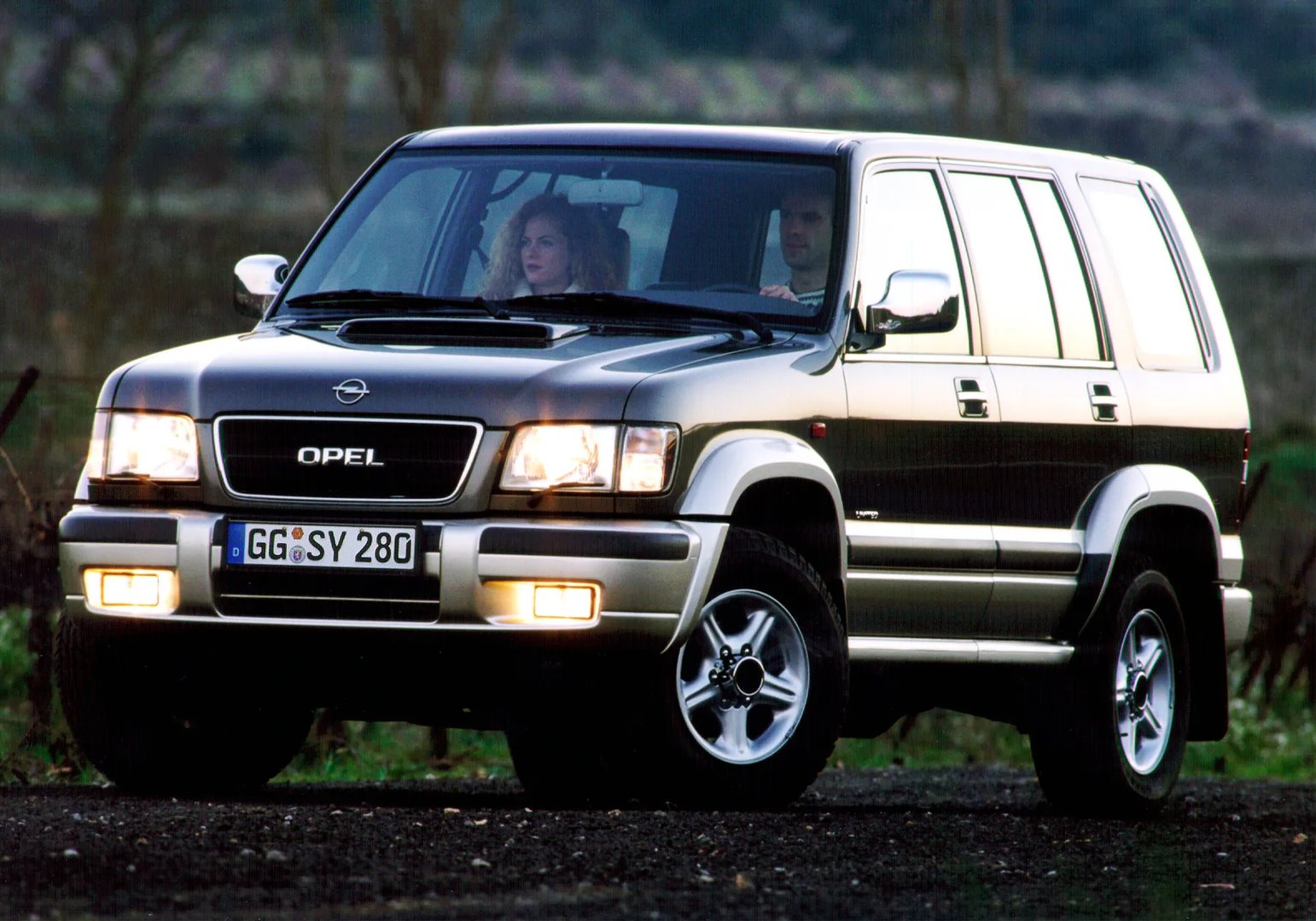 Opel_Monterey_1_generation_restyling__SUV_5-doors__1.jpg