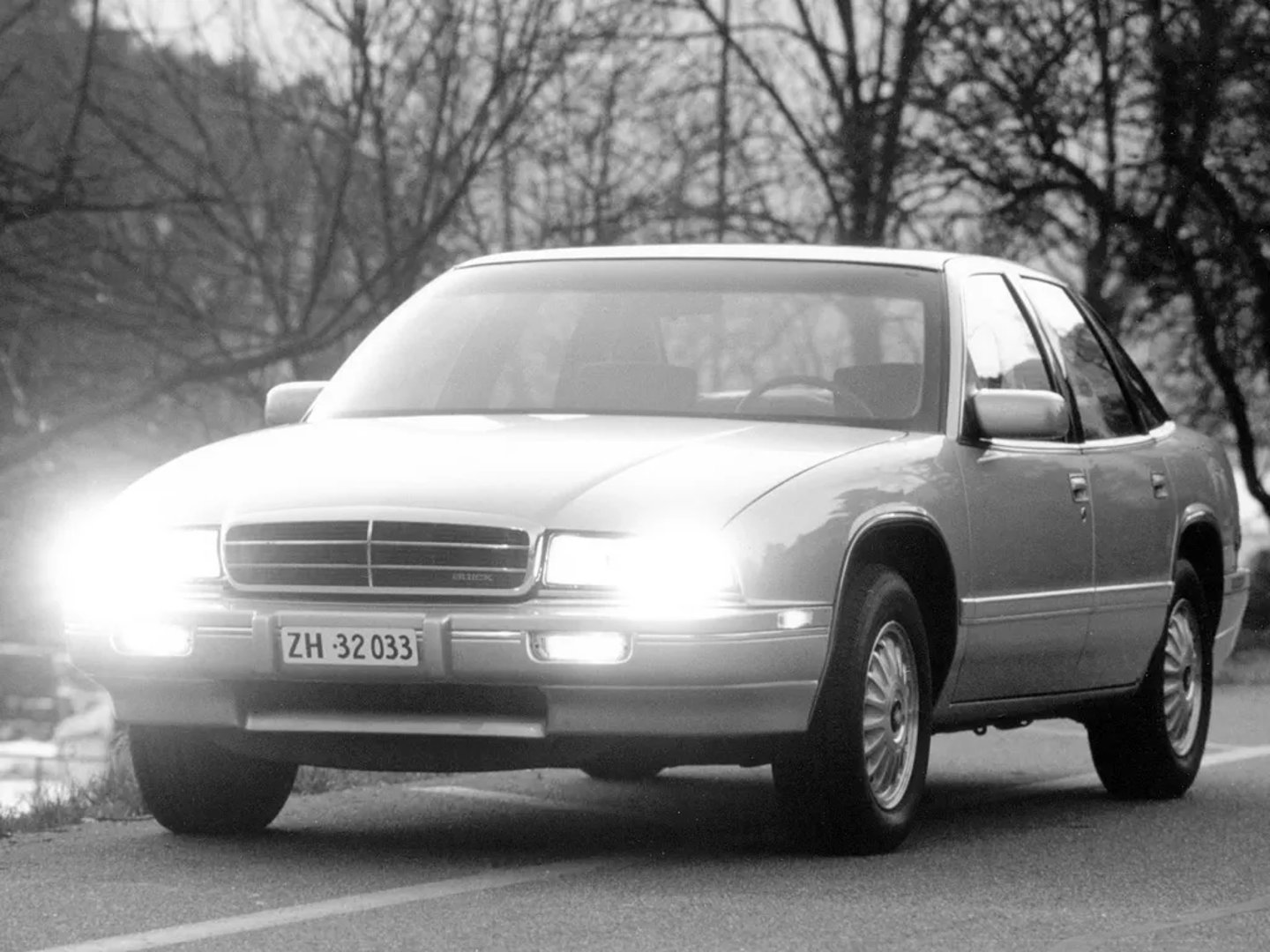 Buick_Regal_3_generation__Sedan__5.jpg