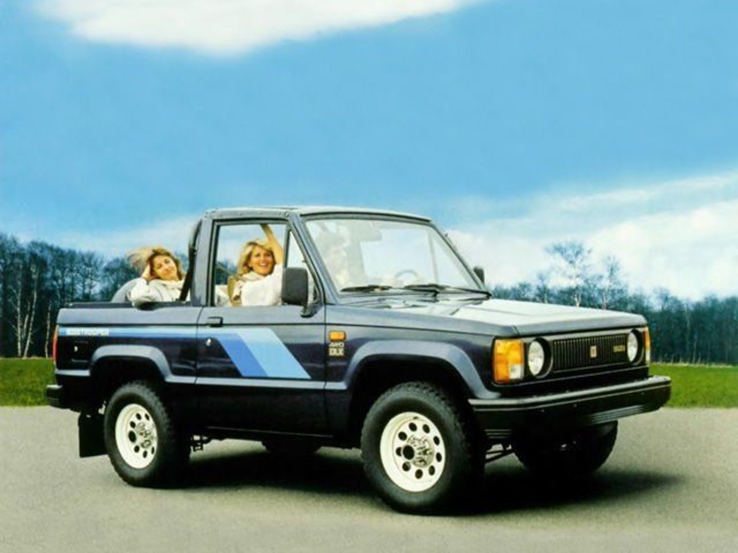 isuzu_Bighorn_1_generation__SUV_cabriolet__4.jpg