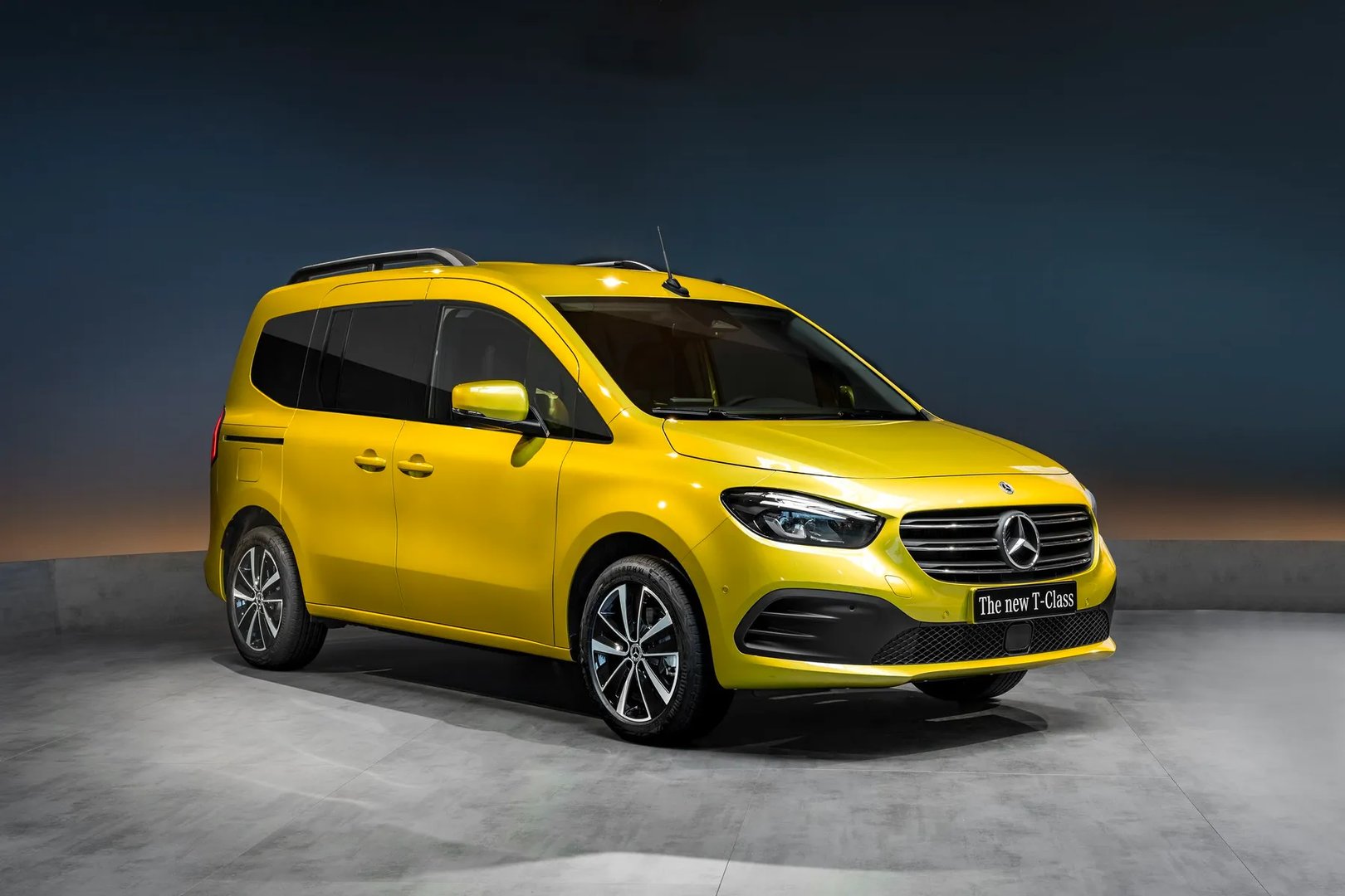 —  Compact Van
