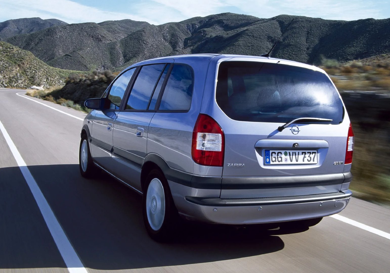 Opel_Zafira_1_generation_restyling__Compact_Van__10.jpg