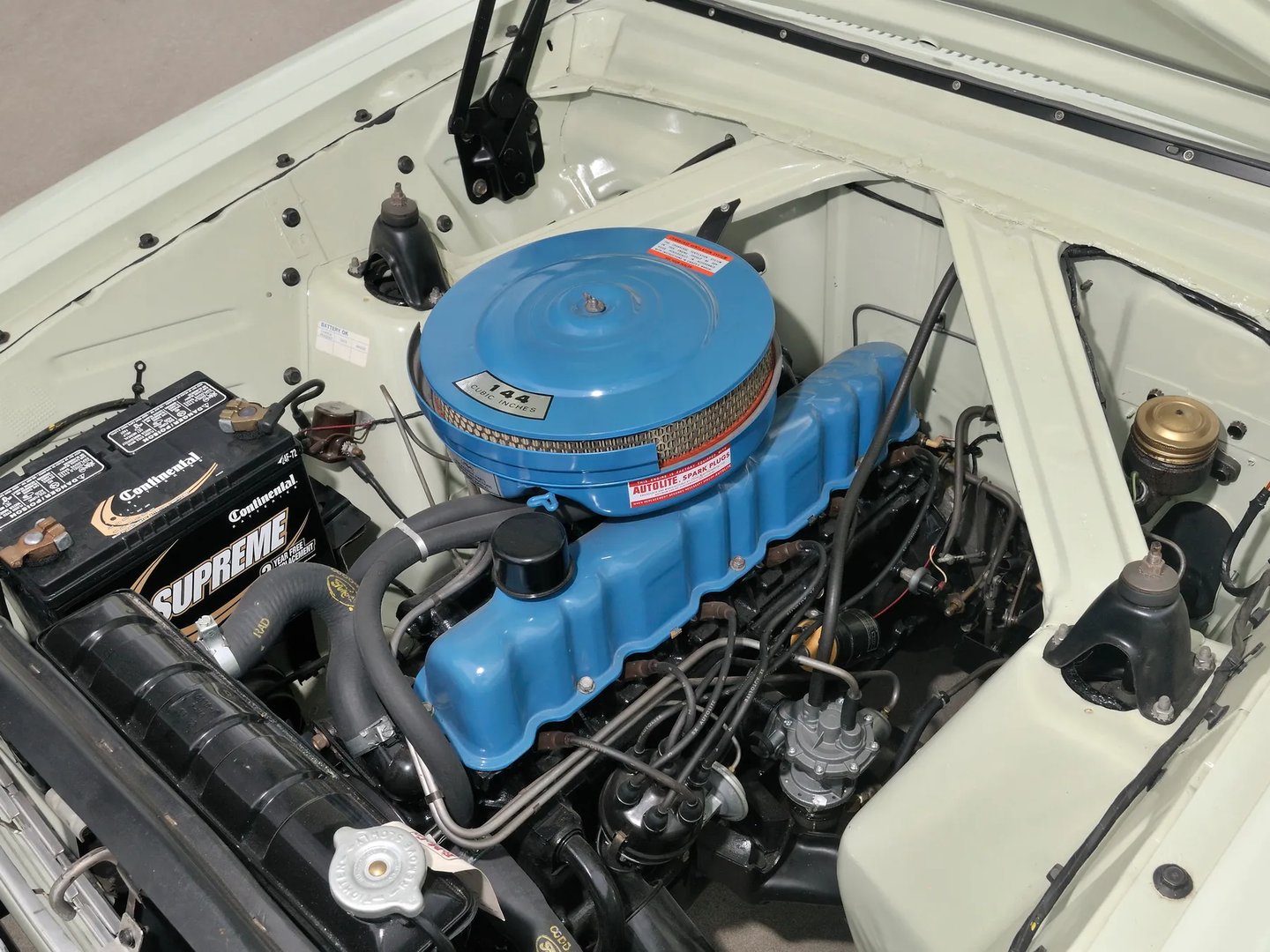 Ford_Falcon_1_generation__Sedan_2-doors__5.jpg